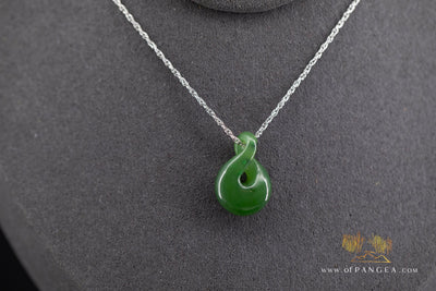 Pikorua Twist - Cassiar Nephrite Jade - British Columbia - Italian Sterling Silver Chain by Joe Foster